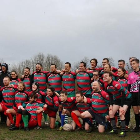 Mixar poseert Afbeelding van een poserende MIXAR ploeg van Rugby Vlaanderen