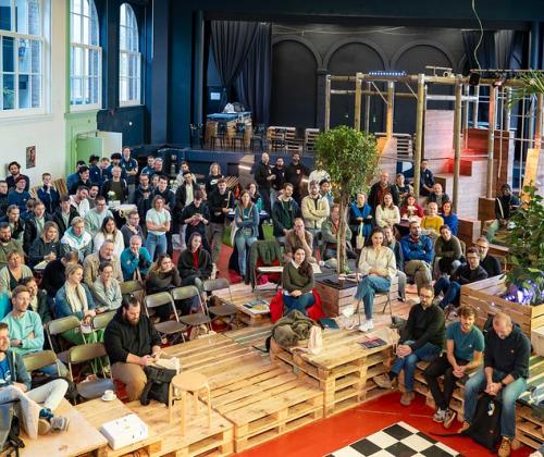 Verslag van de trefdag Spo(r)tlight over Sociaal-Sportief Werk Verslag van de trefdag Spo(r)tlight over Sociaal-Sportief Werk