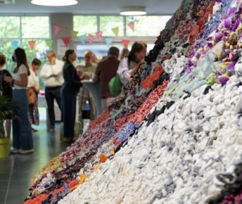 Dossier Tussen kunst, welzijn en zorg Dossier Tussen kunst, welzijn en zorg