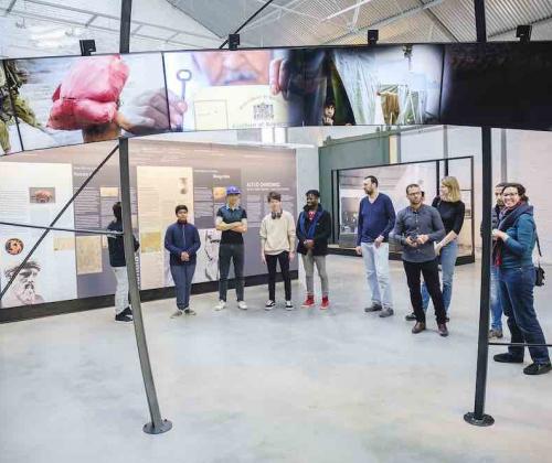 Gids van De Connectie maakt culturele organisaties toegankelijker voor artistieke nieuwkomers Gids van De Connectie maakt culturele organisaties toegankelijker voor artistieke nieuwkomers