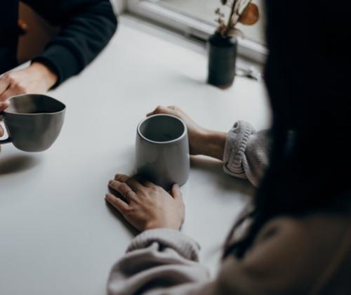 Luisteren is goud: 8 tips om mensen in armoede te betrekken bij je lokaal netwerk Luisteren is goud: 8 tips om mensen in armoede te betrekken bij je lokaal netwerk
